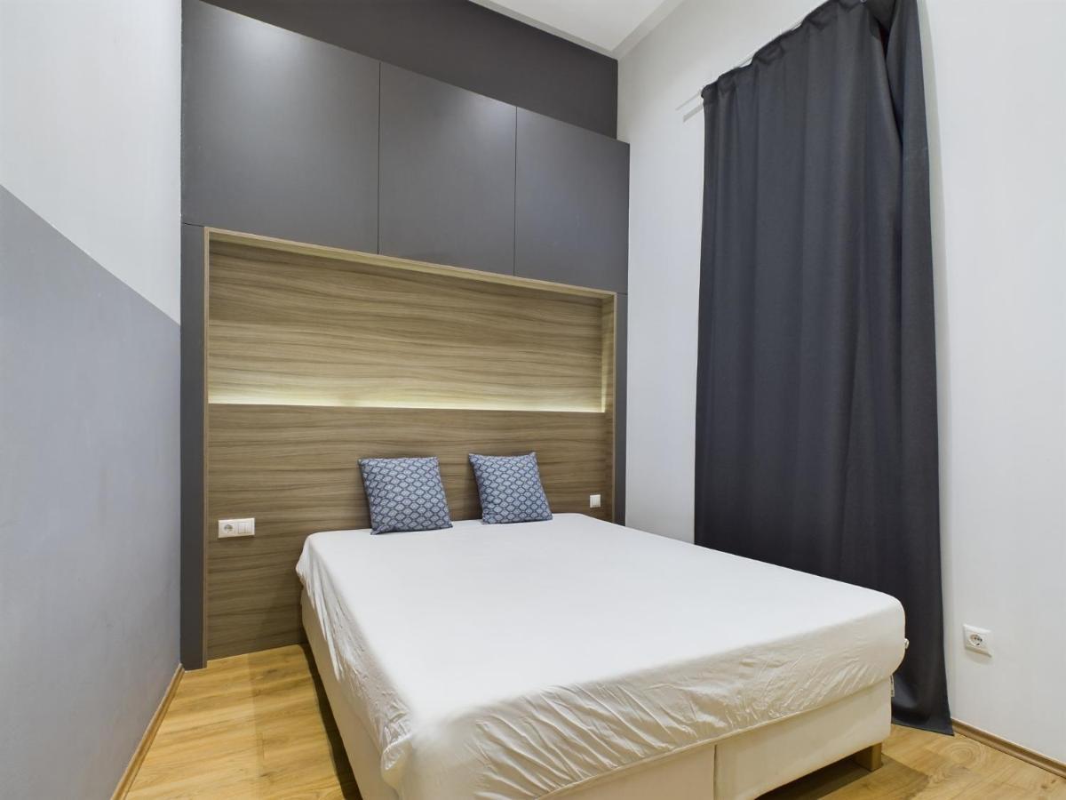Gray Stylish Central Apartment Budapest Exterior photo